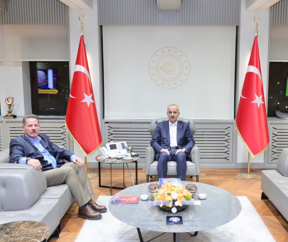 PTT A.Ş YAPILANDIRMASINI ULAŞTIRMA VE ALT YAPI BAKANI SAYIN ABDULKADİR URALOĞLU İLE GÖRÜŞTÜK, TALEP VE ÖNERİLERİMİZİ İLETTİK