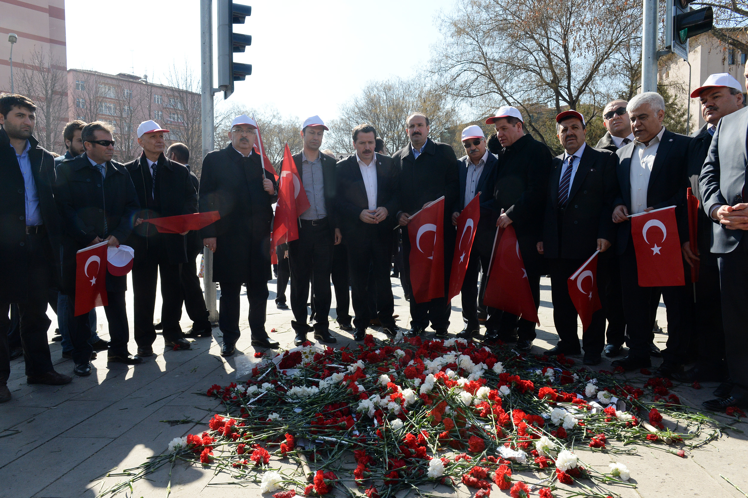 YALÇIN: TERÖRE LANET ŞEHİTLERİMİZE RAHMET DİLİYORUM